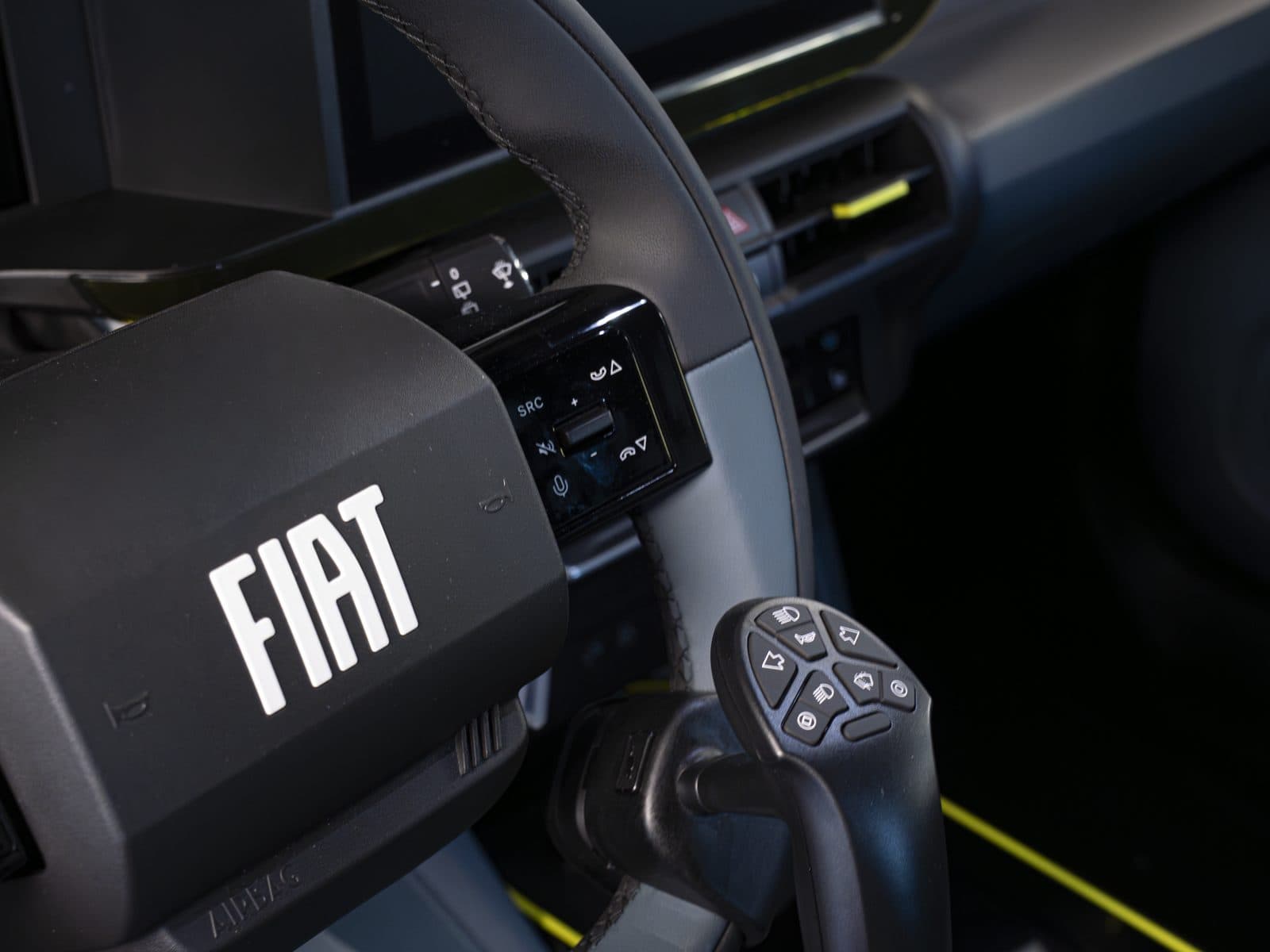 Fahrschul-Pedalsystem und Fahrzeugumrüstung bei Naumann Hightec